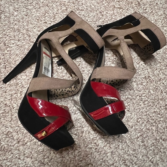 GUESS HEELS - Picture 3 of 4